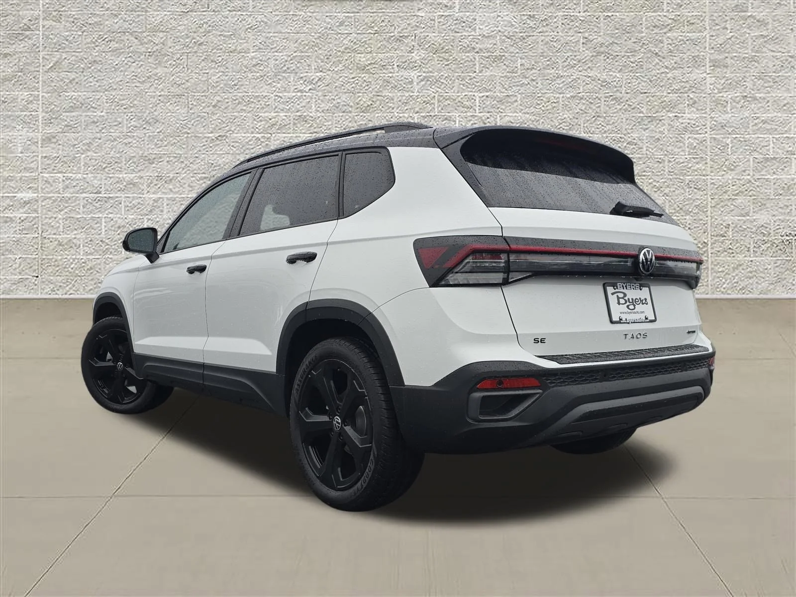 New 2026 Pure White w/Deep Black Roof Volkswagen SE Black image 5