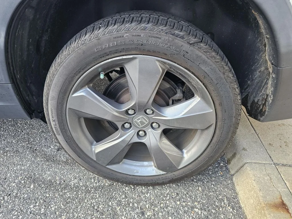 Used 2019 White Honda Touring image 19