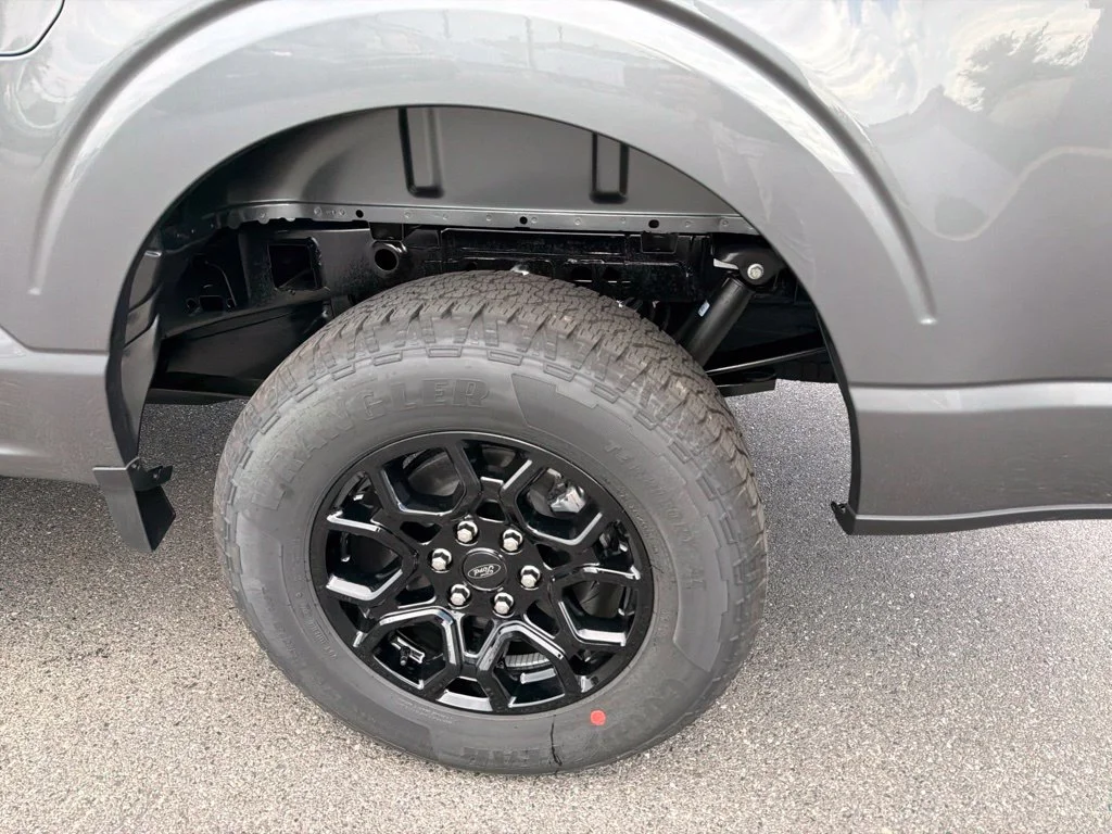New 2026 Carbonized Gray Metallic Ford XLT image 21