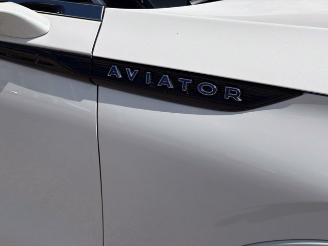 Used 2022  Lincoln Grand Touring image 10