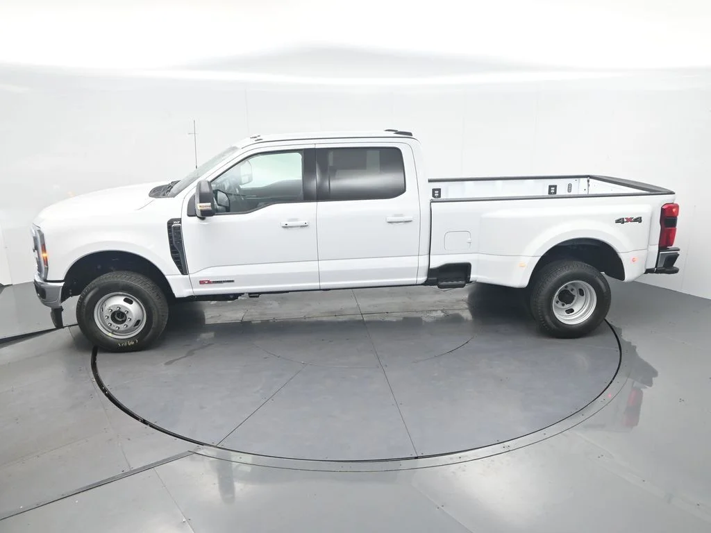 New 2026 Oxford White Ford F-350® XLT image 42