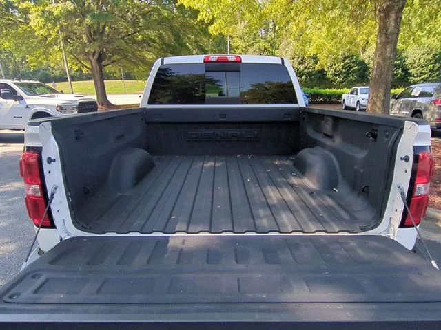 Used 2015 White GMC Denali image 34