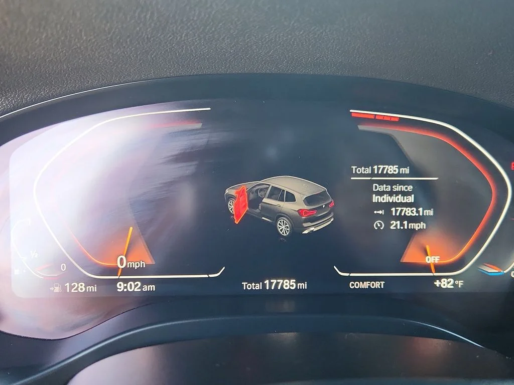Used 2023 Black BMW xDrive30i image 21