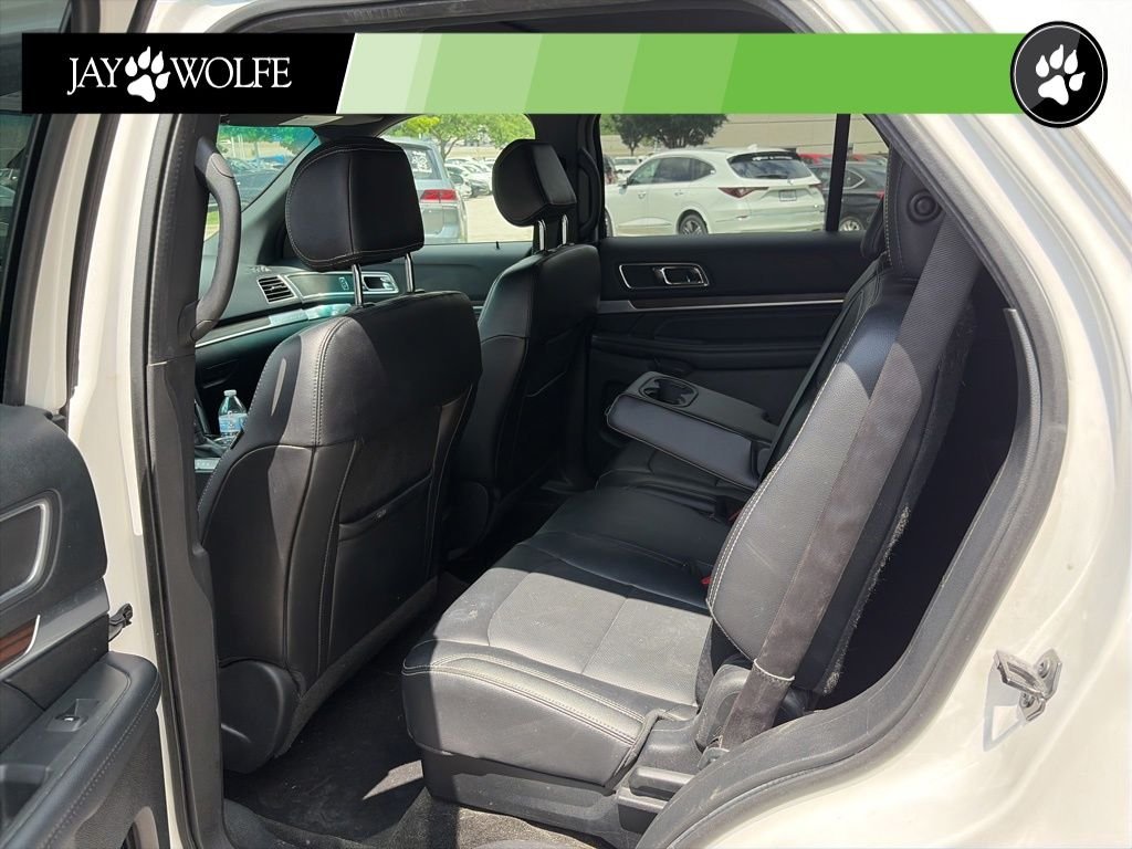 Used 2016 White Ford Limited image 10