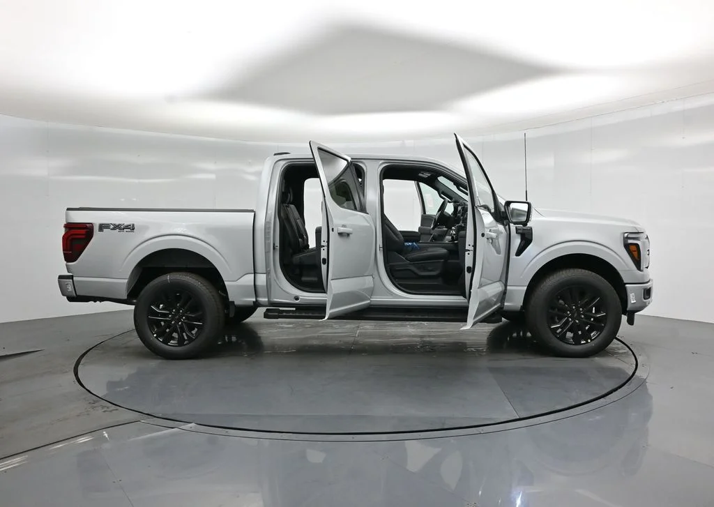 New 2026 Avalanche Ford Lariat image 4