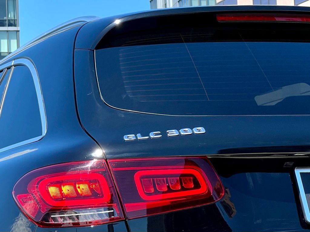 Certified Used 2022 Black Mercedes-Benz GLC 300 image 7