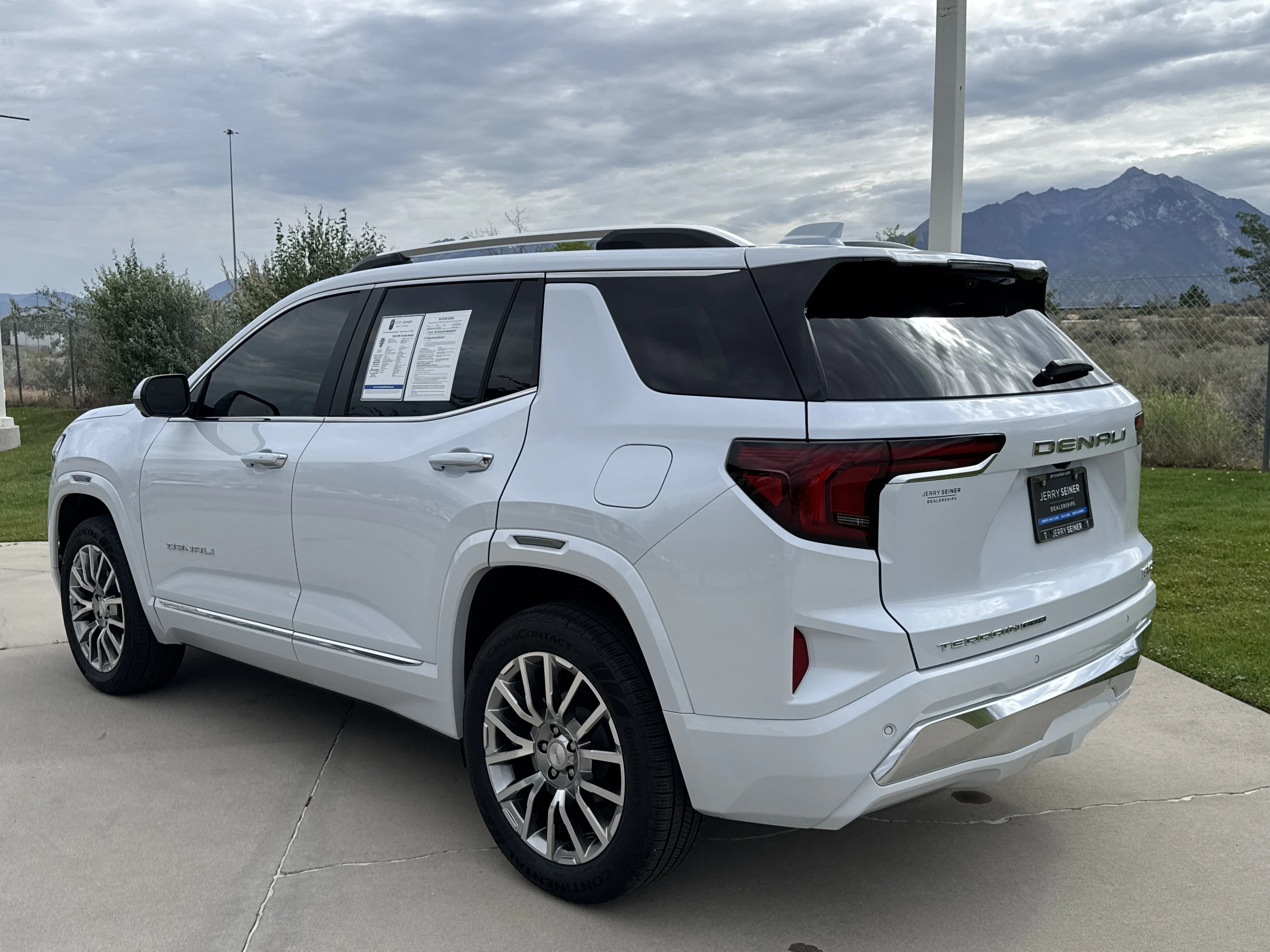 Used 2026 Glacier White Tricoat GMC AWD Denali image 3