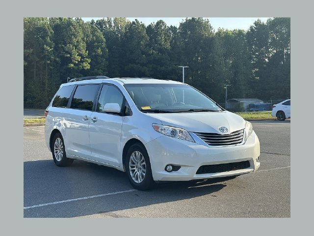 Used 2015 White Toyota XLE Premium image 1
