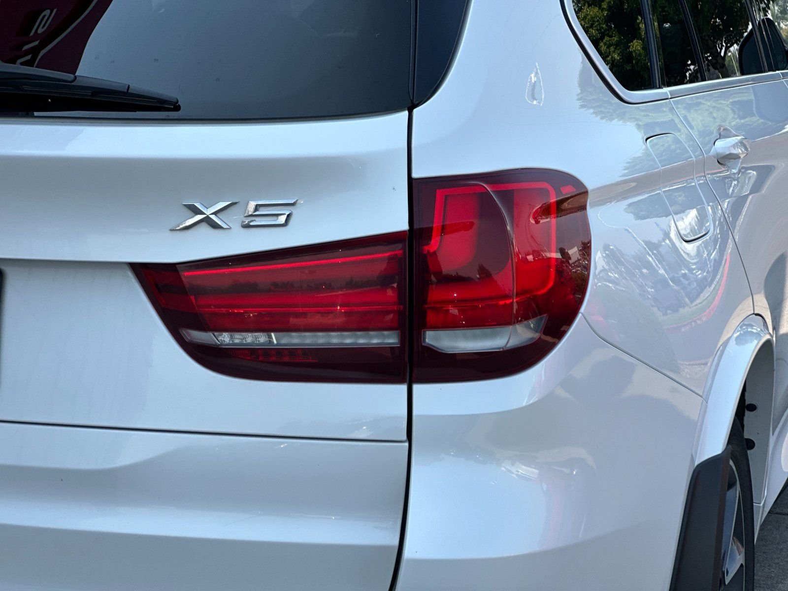Used 2017 White Metallic BMW xDrive35i image 25