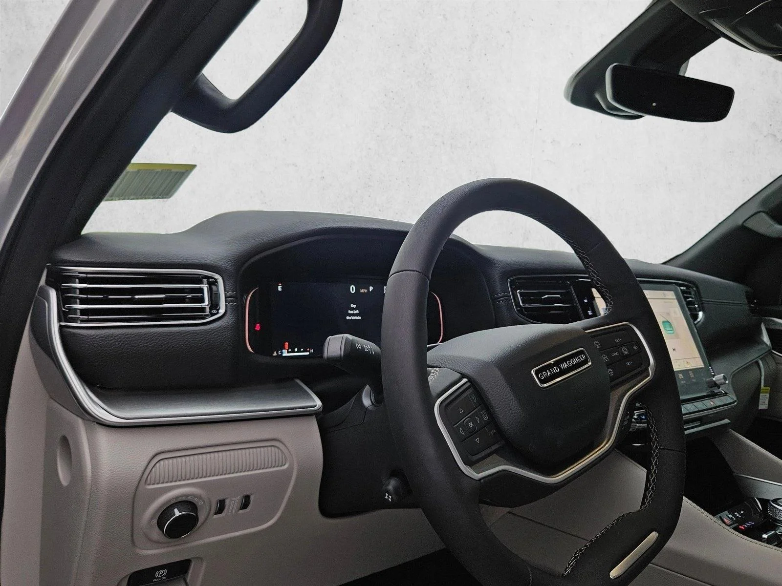 New 2026 Silver-Zynith Exterior Paint Jeep Limited Altitude image 3