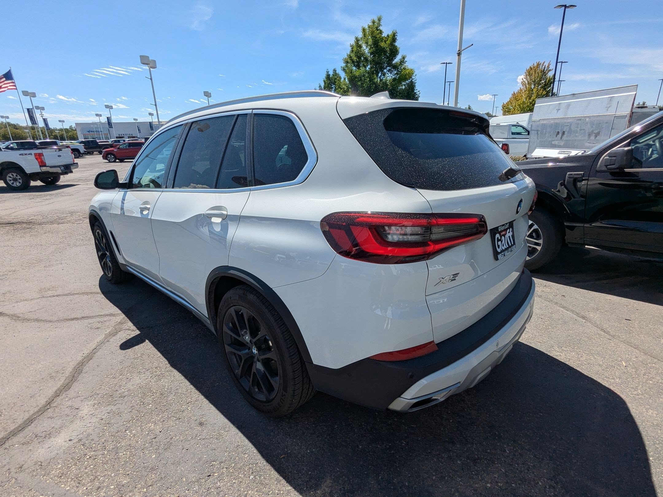 Used 2022 Alpine White BMW xDrive40i image 5
