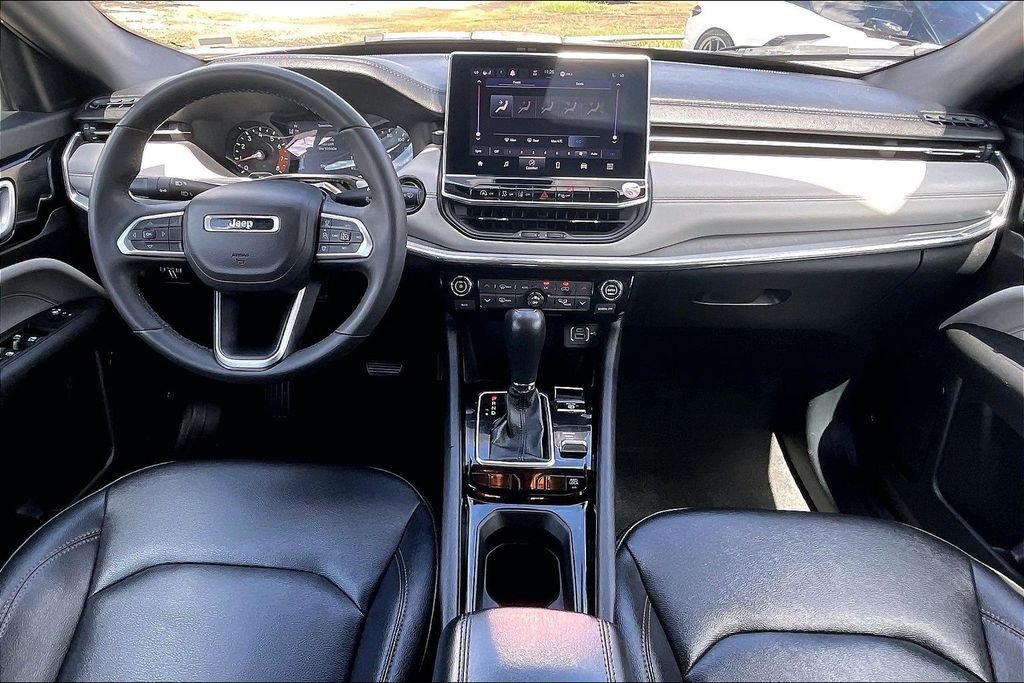Used 2024 White/off-white Jeep Limited image 7