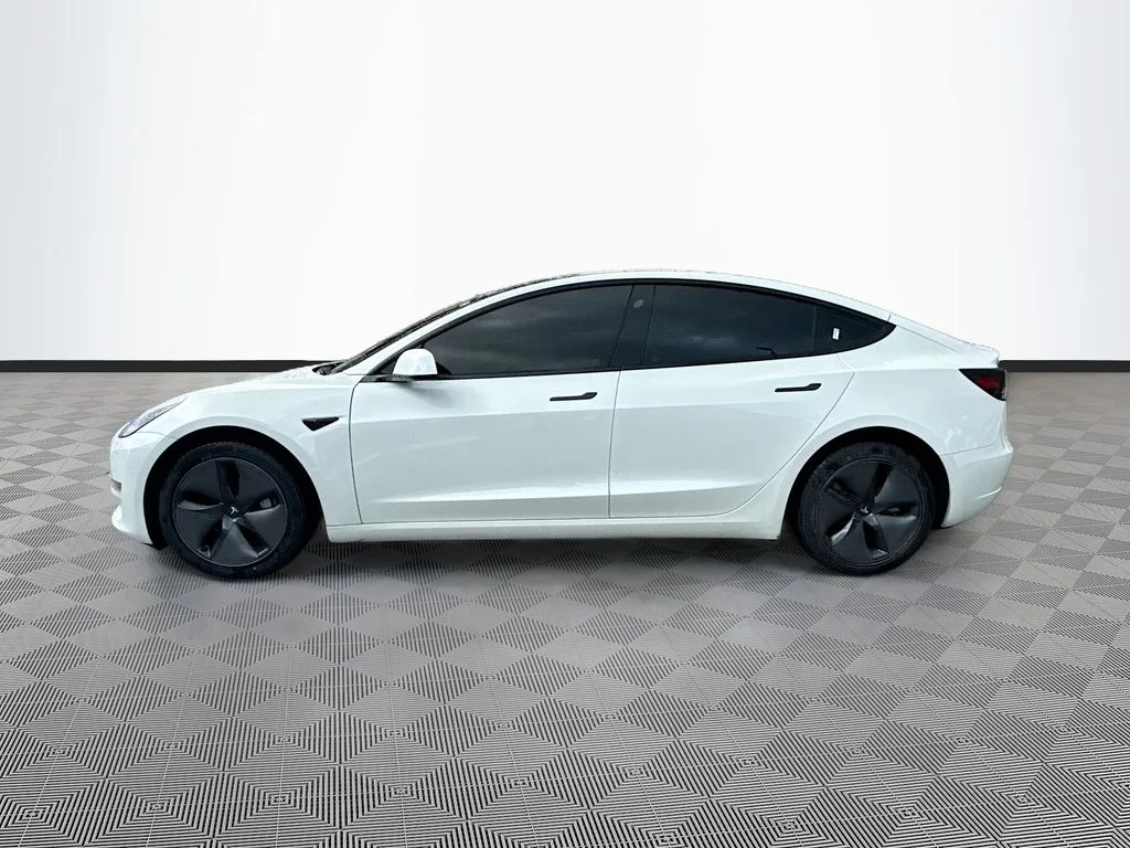 Used 2023 White Tesla Base image 4