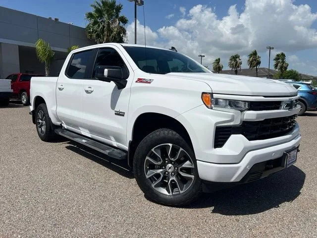 Used 2024 Summit White Chevrolet RST image 1