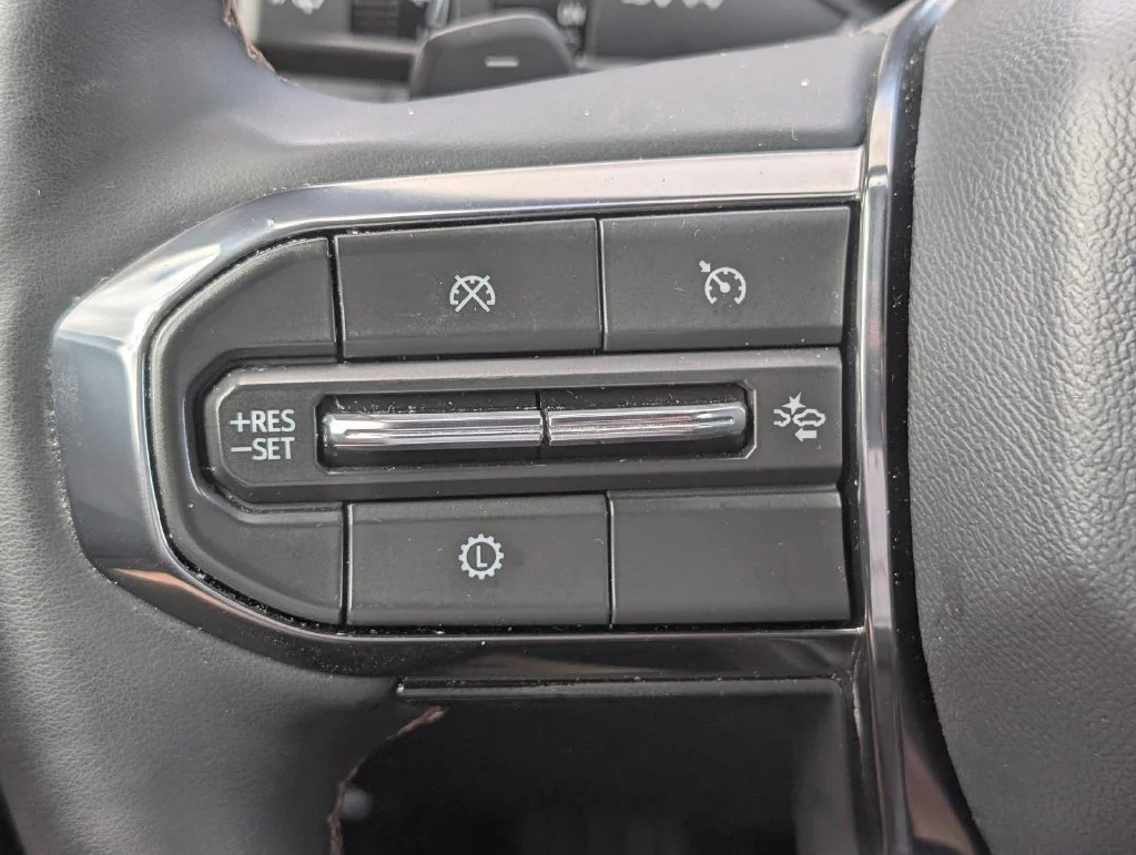 Used 2026 Summit White GMC AT4 image 18