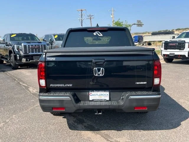 Used 2017 Black Honda RTL-T image 4