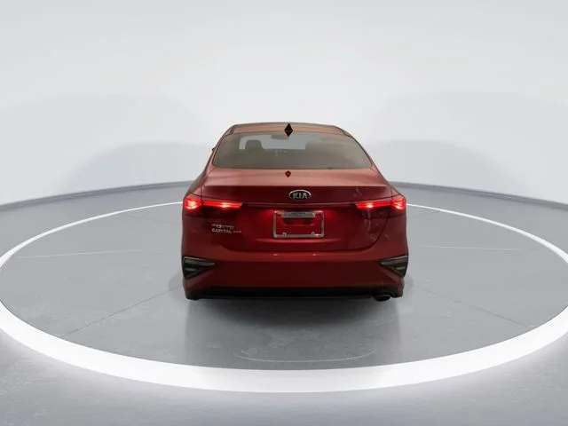 Used 2021 Red Kia LXS image 5