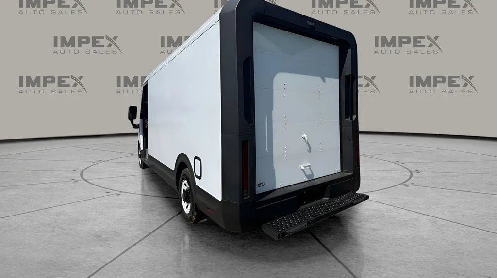 Used 2024 White BrightDrop Base image 3