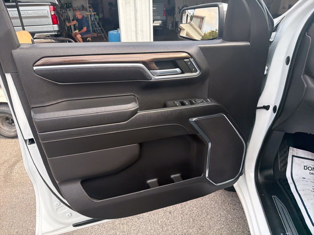 Used 2024 White Chevrolet LT image 12
