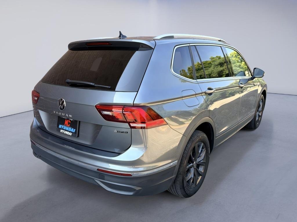 Used 2024 Platinum Gray Metallic Volkswagen SE image 5