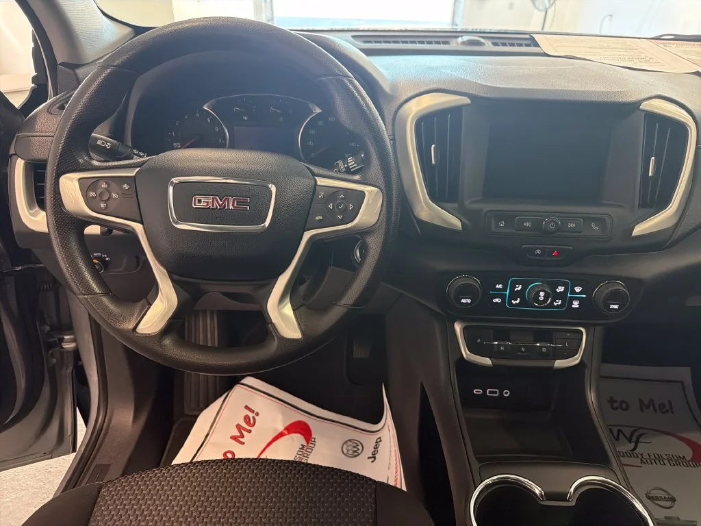 Used 2023 Silver GMC SLE image 18
