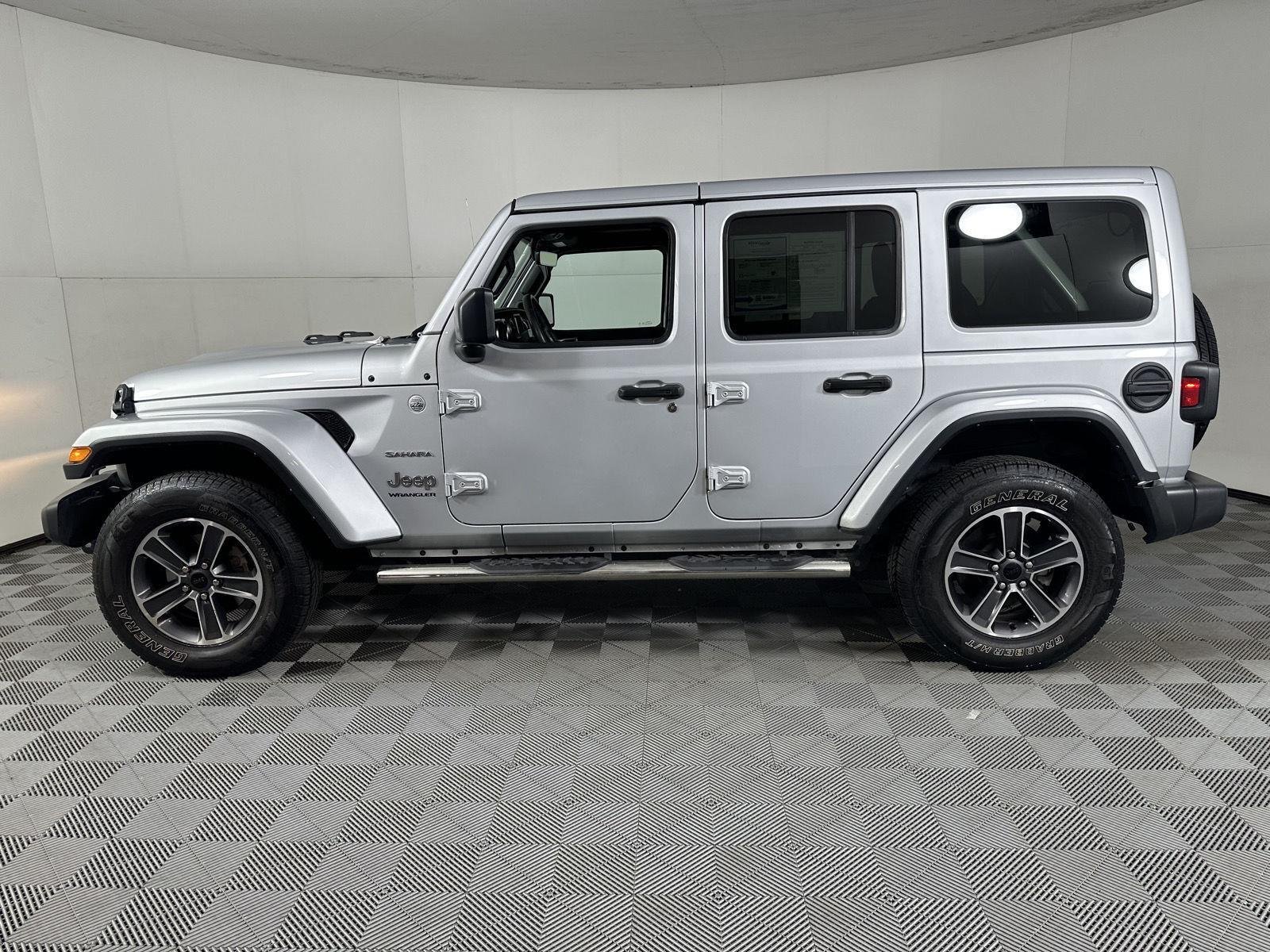 Used 2023 Silver Zynith Jeep Sahara image 2