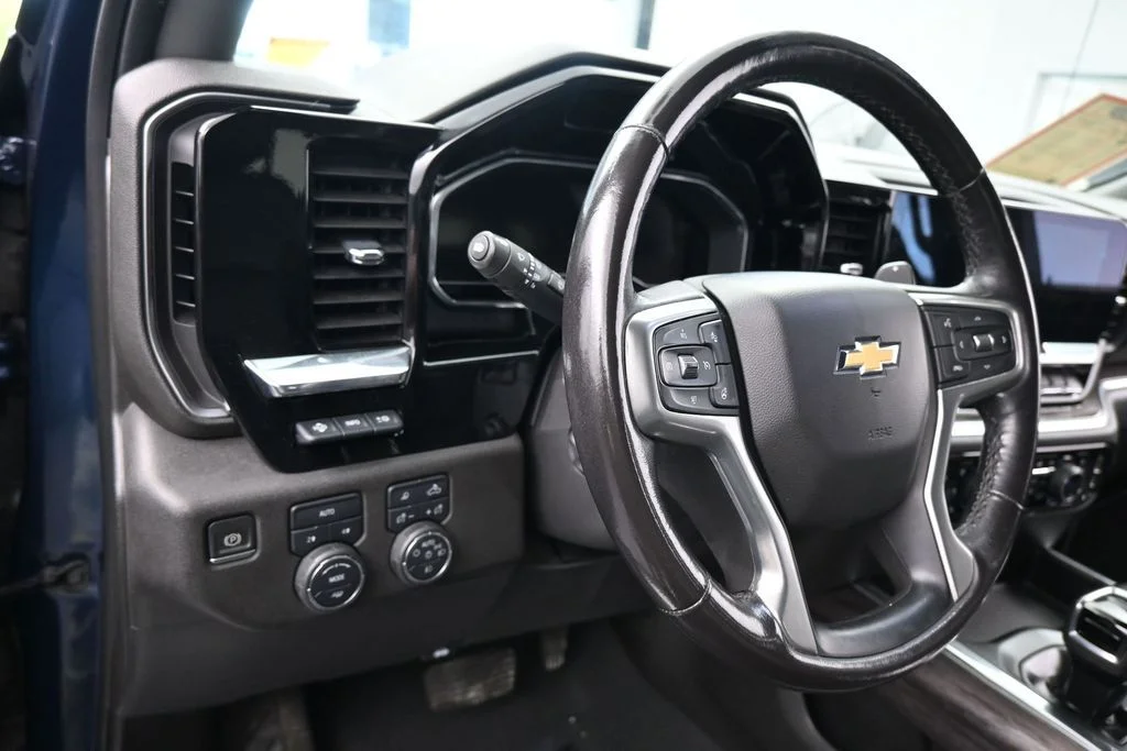 Used 2022 Northsky Blue Metallic Chevrolet LTZ image 16