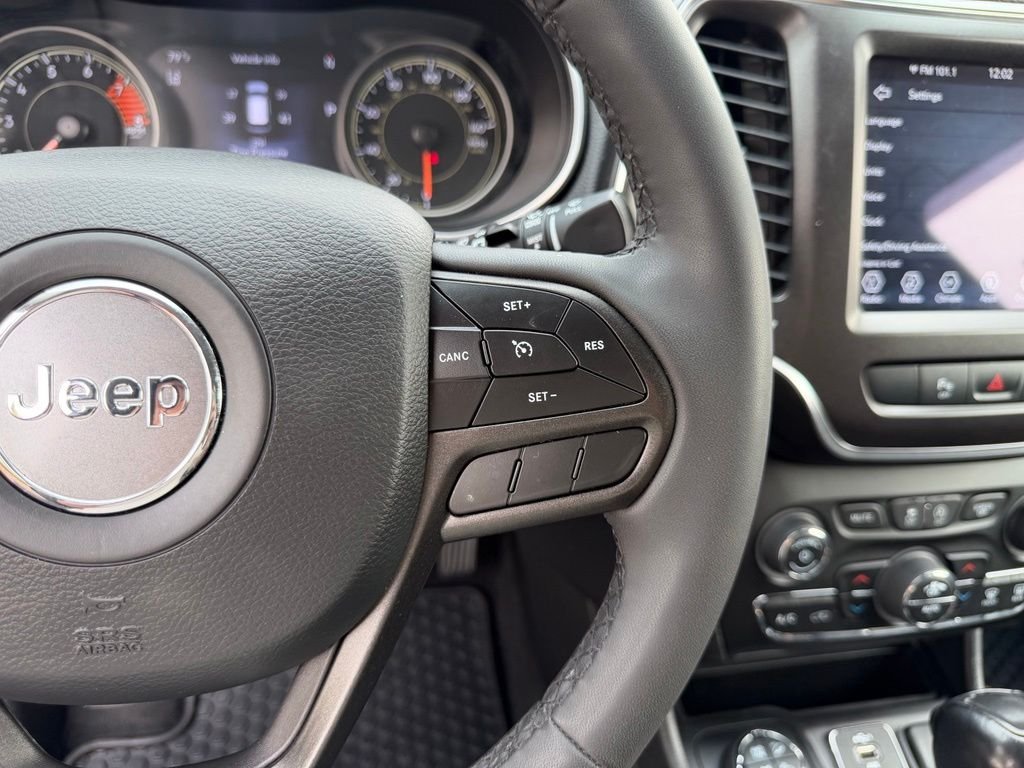 Used 2021 Olive Green Pearlcoat Jeep Trailhawk image 18