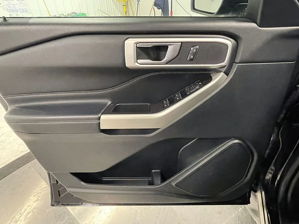 Used 2021 Black Ford XLT image 22