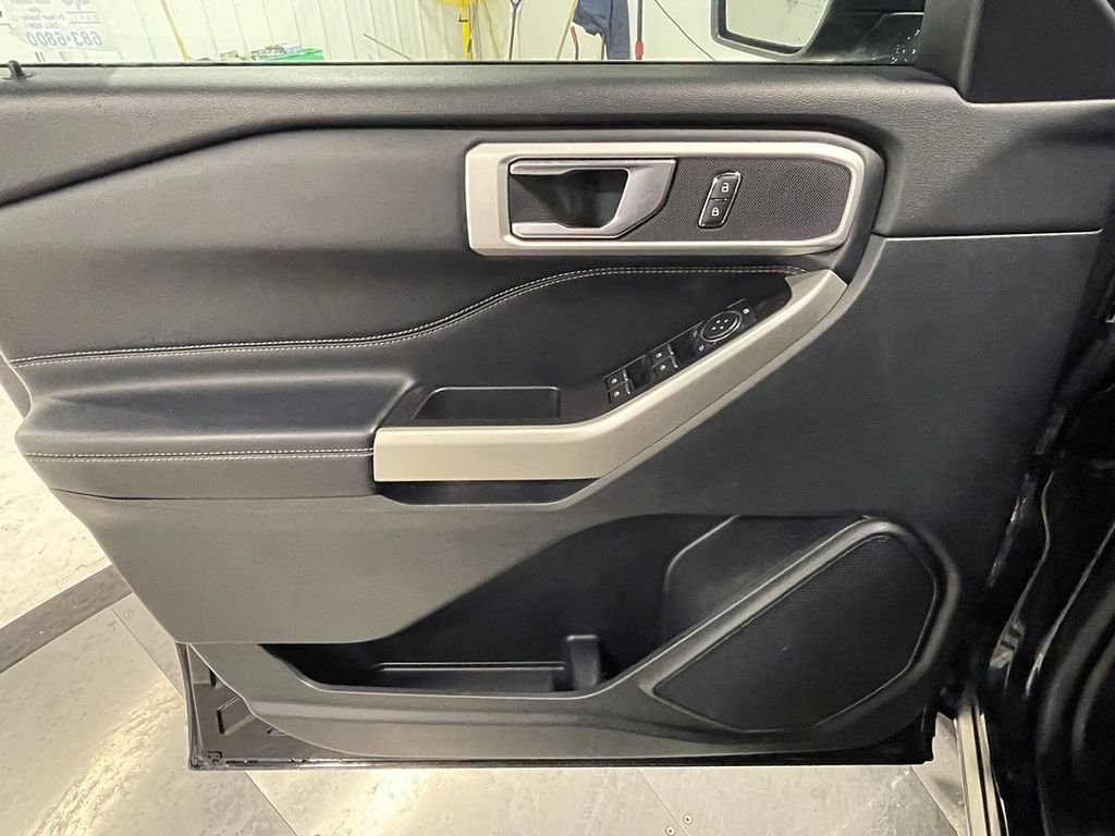 Used 2021 Black Ford XLT image 22
