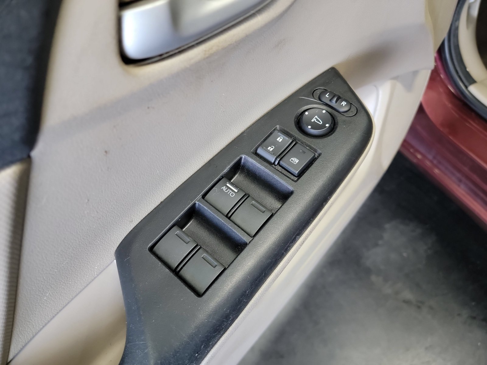 Used 2012 Crimson Pearl Honda LX image 14