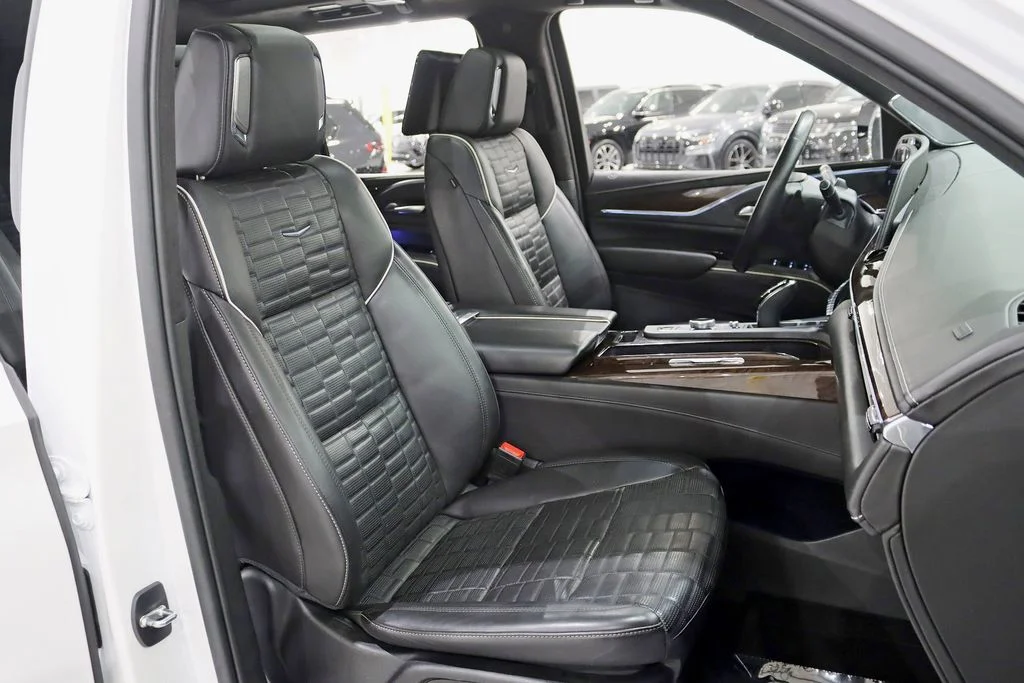 Used 2023 White Cadillac Sport Platinum image 32
