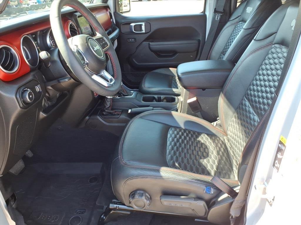 Used 2023 Silver Zynith Clearcoat Jeep Rubicon image 11