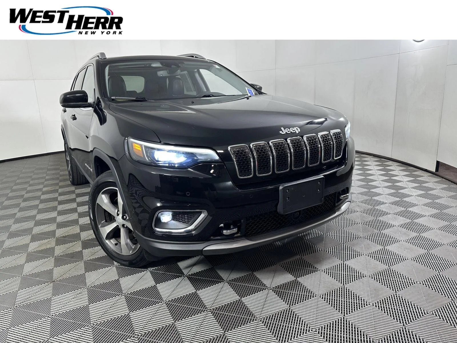 Used 2021 Diamond Black Crystal Pearlcoat Jeep Limited image 1