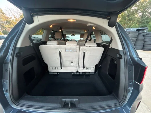 Used 2025 Silver Honda EX-L image 44