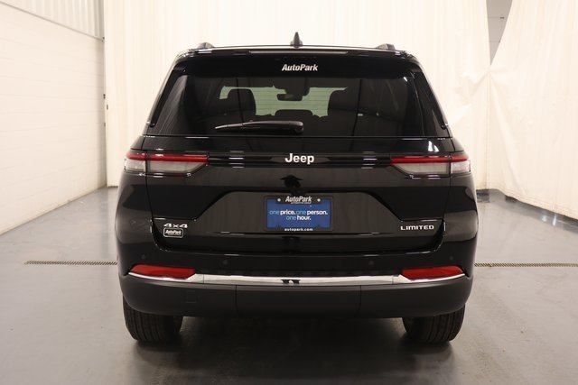 2025 Jeep Grand Cherokee Limited photo 4