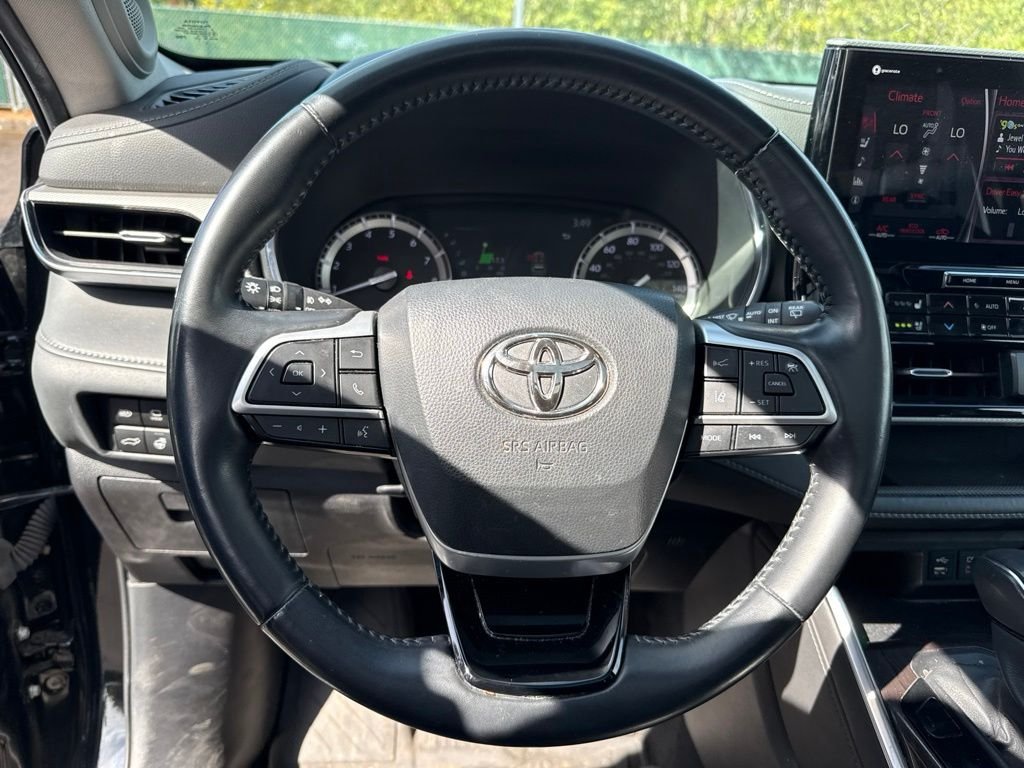 Used 2022 Midnight Black Metallic Toyota Platinum image 9