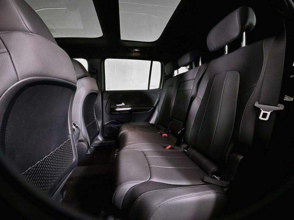 New 2026 Mountain Grey Metallic Mercedes-Benz GLB 250 image 24