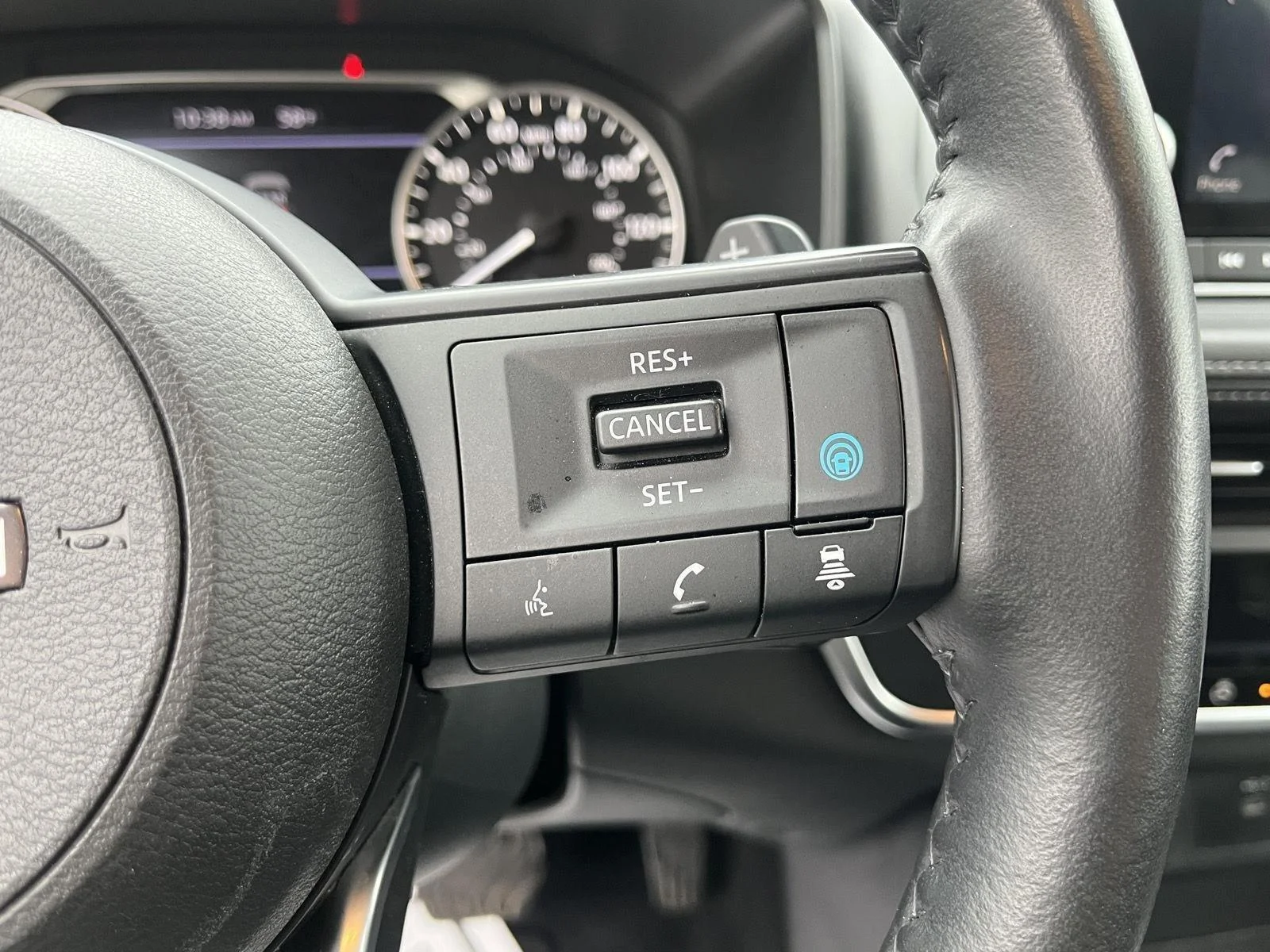 Used 2024 Everest White Pearl Nissan SV image 27