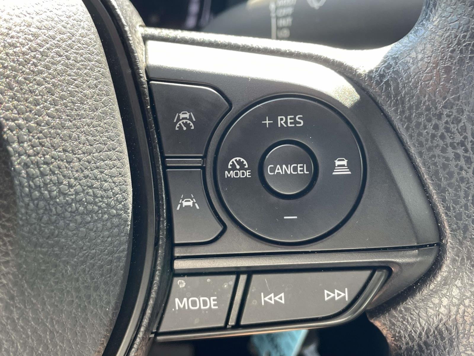Used 2026 Ice Cap Toyota Hybrid LE image 20