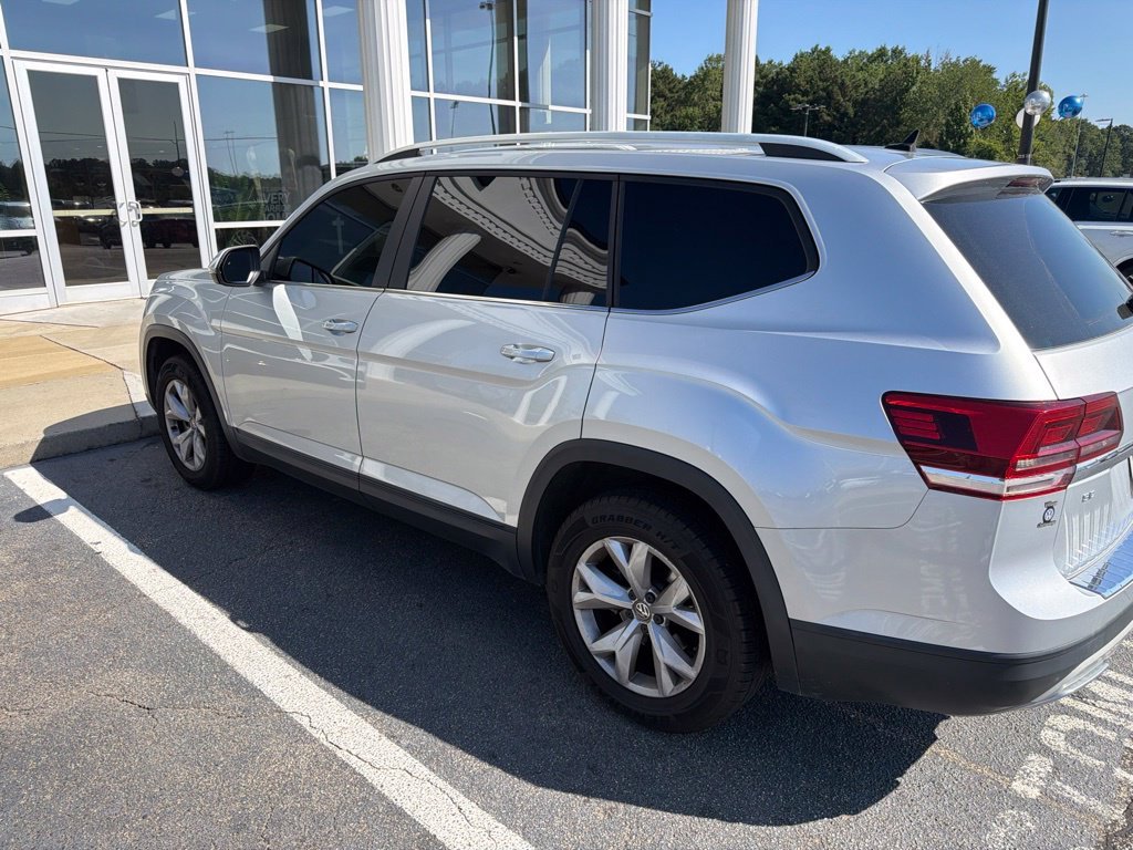 Used 2019  Volkswagen 3.6L V6 SE image 3
