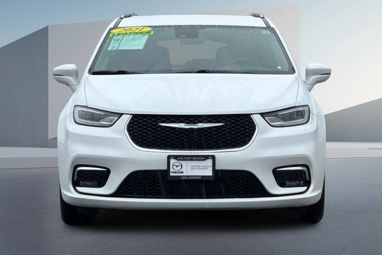 Used 2021 White Chrysler Touring L image 9