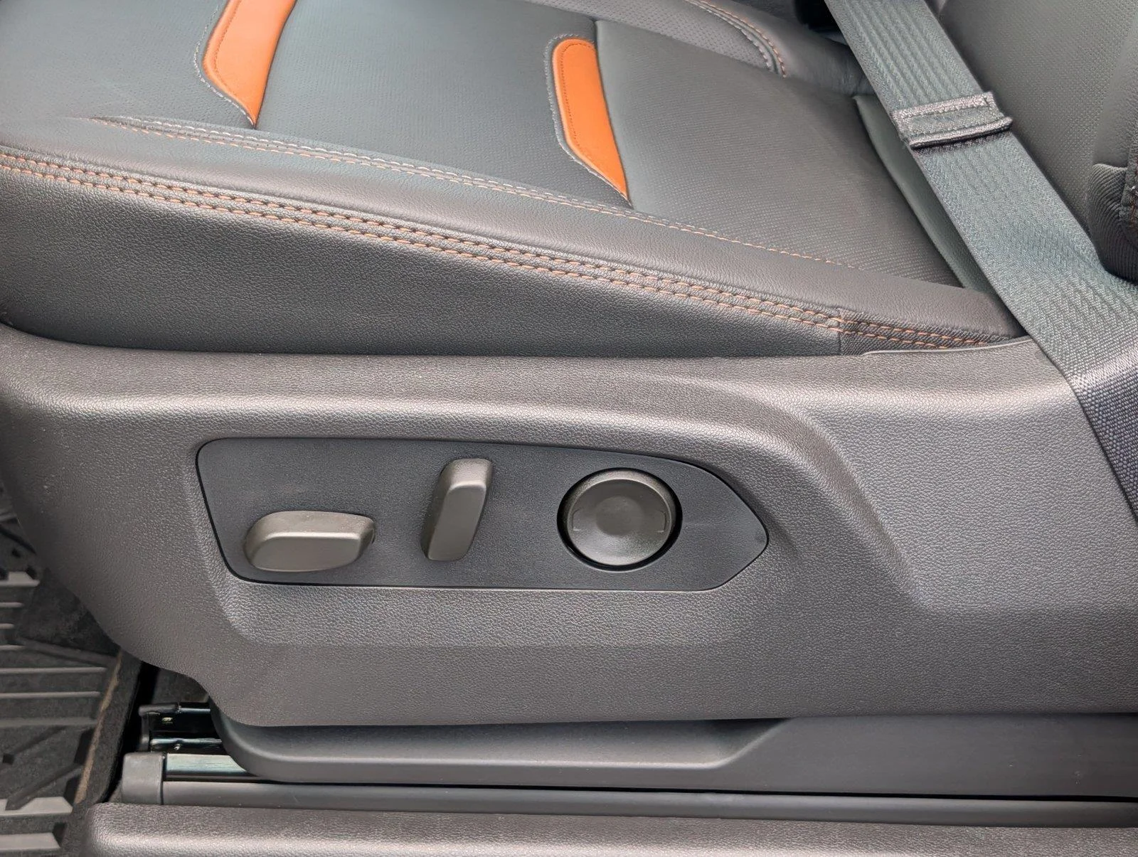 New 2026 Onyx Black GMC AT4 image 13