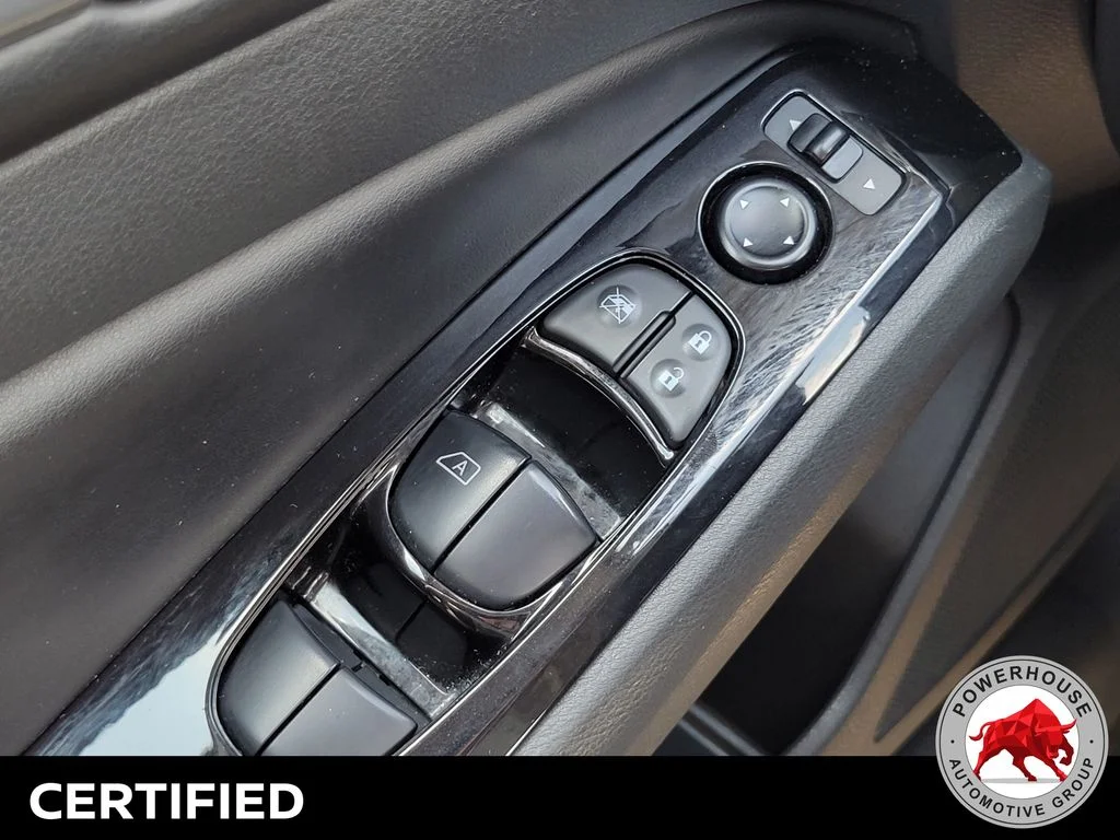 Used 2024 Silver Nissan 2.5 SR image 24