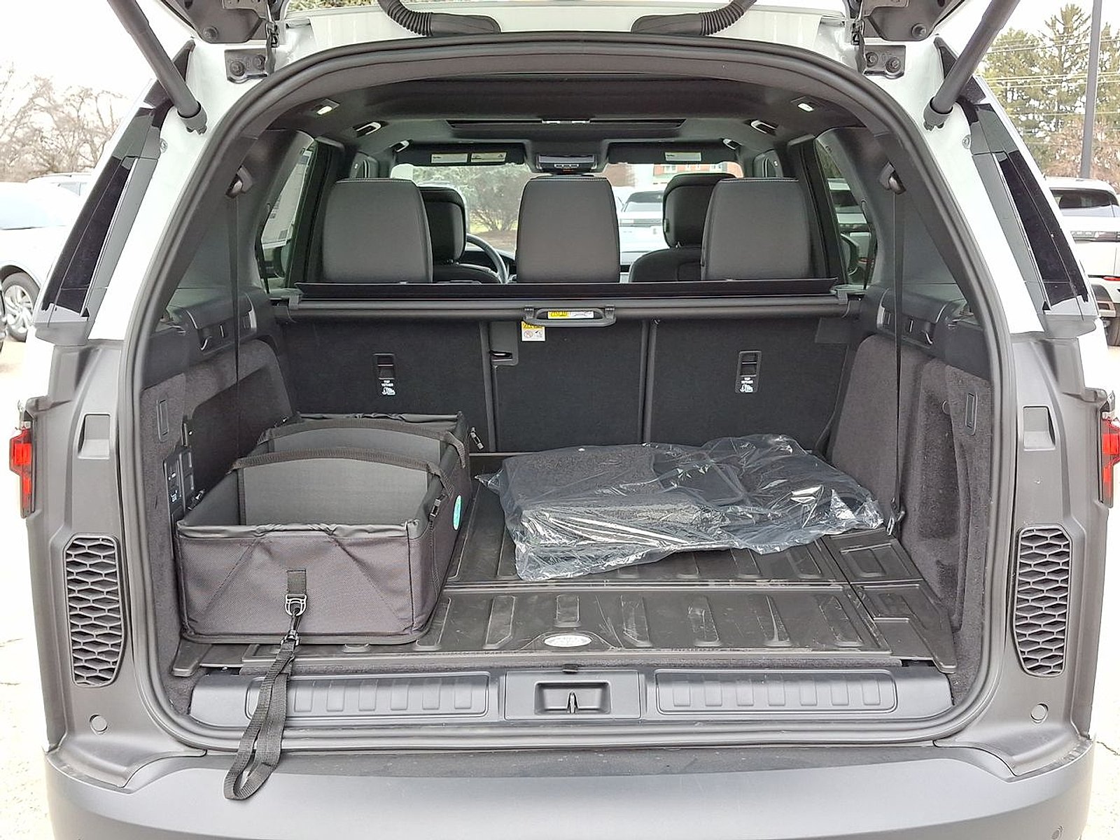2025 Land Rover Discovery S - Photo 29