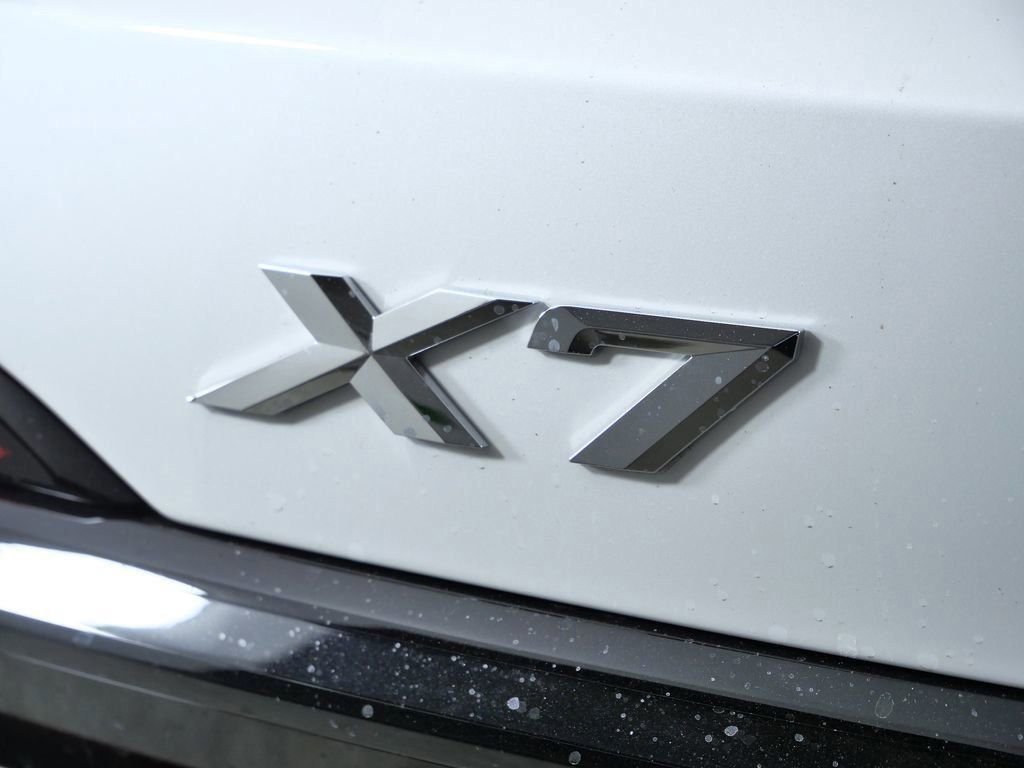 Used 2026 White BMW xDrive40i image 14