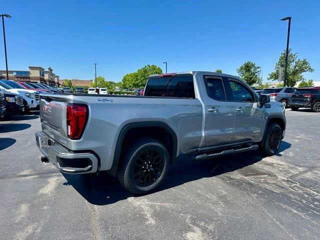 Used 2023 Sterling Metallic GMC Elevation image 3