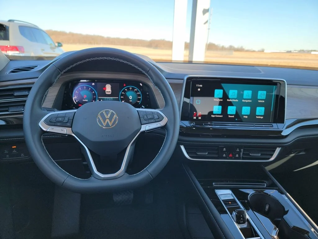 New 2026 White Volkswagen 2.0T SE w/Technology image 30