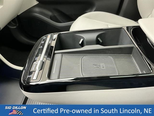 Used 2024 Diamond Black Crystal Pearlcoat Jeep Limited image 12