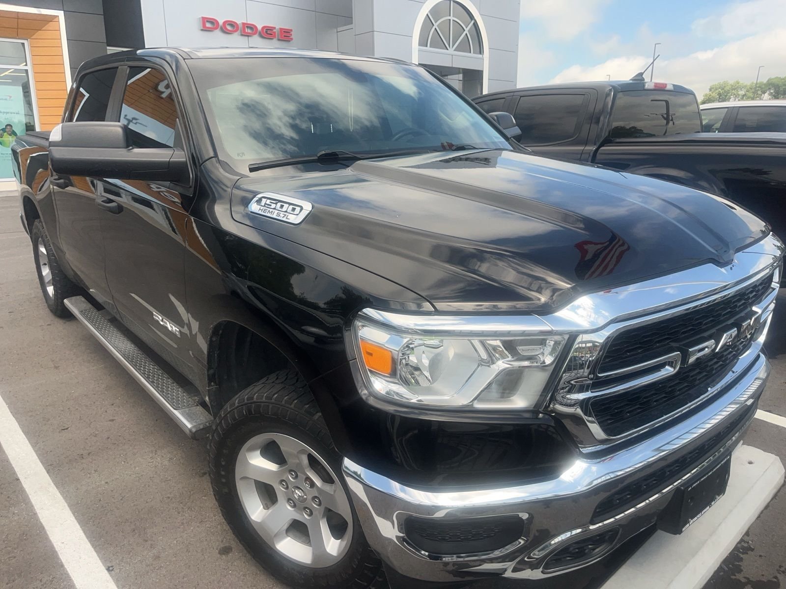 2019 RAM 1500 Tradesman 4x4 Crew Cab 5'7's photo